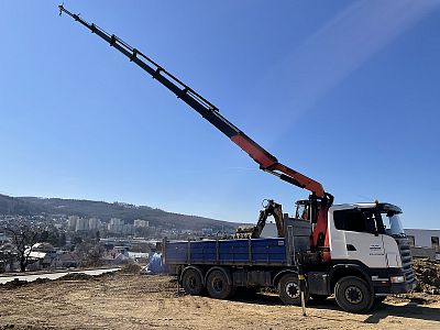 Práce s hydraulickou rukou
