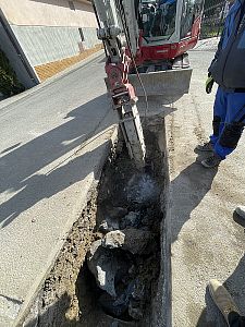 Práce s hydraulickou rukou