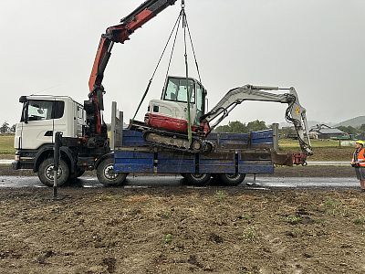 Práce s hydraulickou rukou