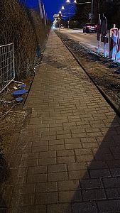 Realizace zpevněných povrchů u domů, hal a dalších budov